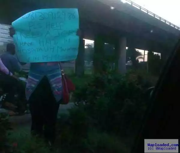 Another Lady Carrying Placard In Search Of A Job Spotted In Lagos - PHOTO